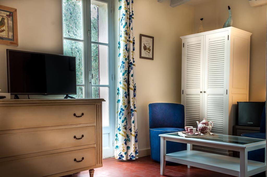 Le Clos Des Canebiers Bed and Breakfast Grasse Habitación foto