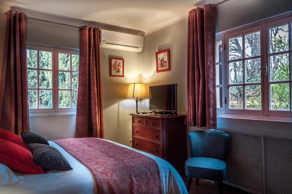 Le Clos Des Canebiers Bed and Breakfast Grasse Habitación foto
